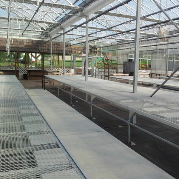 Heavy duty greenhouse rolling benches